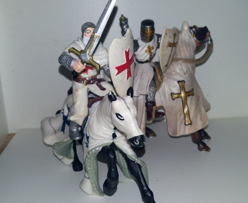 Papo mounted crusaders - 2,