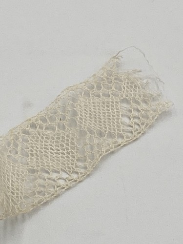 Antique lace trimming - lace, (l32)