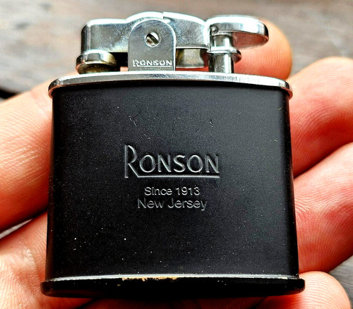 Rare vintage ronson standard - rare,