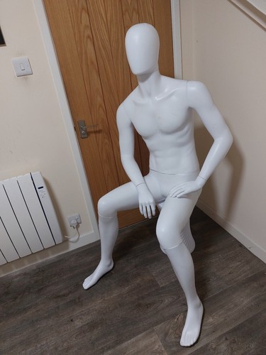 Seated full male matt white - male,