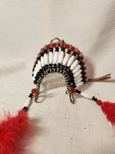 Beaded red white safety - white, pin