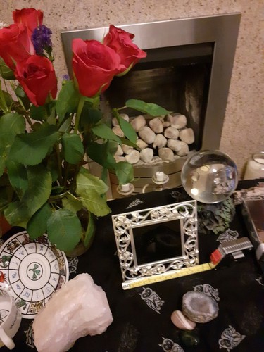 Black scrying mirror