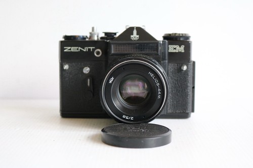 Vintage zenit camera - em,