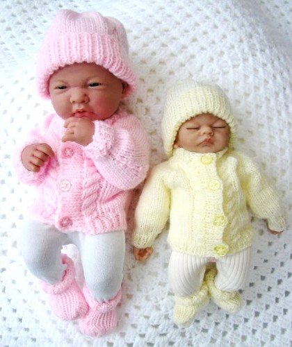 Dolls clothes knitting pattern - dolls,