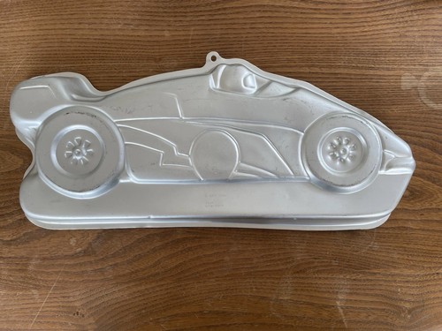Vintage wilton racing car cake - racing,