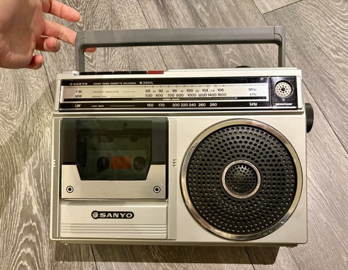Sanyo m2801l boom box vintage - m2801l,