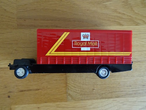 Corgi royal mail articulated - royal,