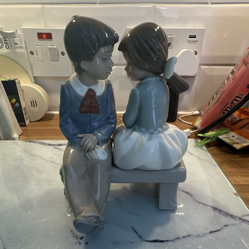 Nao lladro figurine 01136 - by,