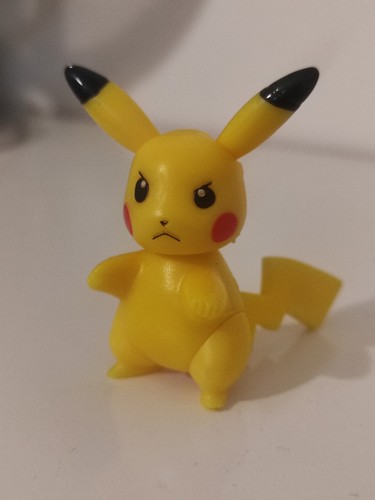 2015 pikachu moveable - pikachu,