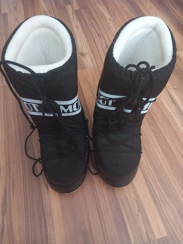 The original moon - moon, boots