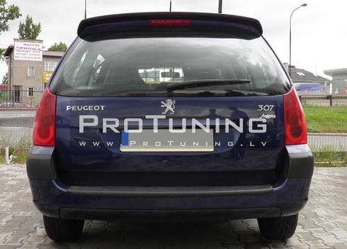 Rear sport look spoiler - rear,