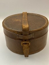 VINTAGE ROUND LEATHER COLLAR