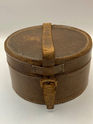 Vintage round leather collar - leather,