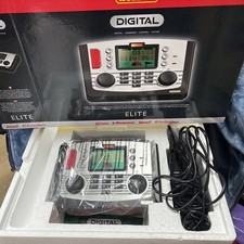 New Boxed Hornby R8214 Elite