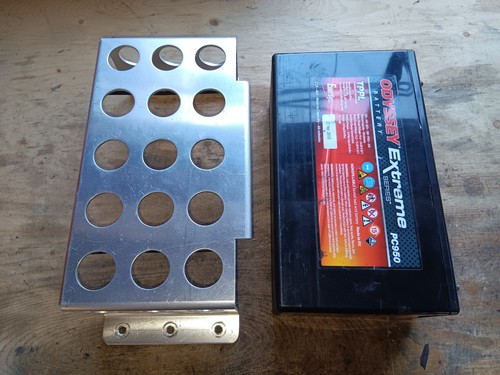 Battery mounting bracket - bracket, /