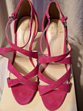 Jenny Packham Bright Pink sandals shoes Size 3. Pisces . Faux suede. Party New