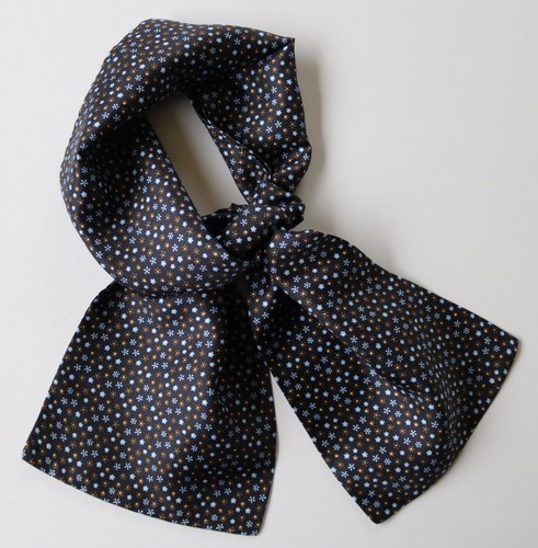 Silk cravat navy blue - cravat, ditsy