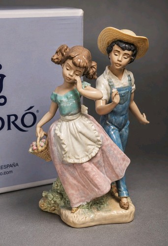 Lladro 12304 love bloom - love,