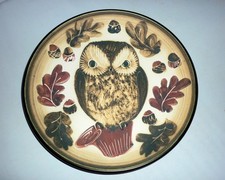 VINTAGE RETRO WIMBORNE HAND PAINTED SGRAFFITO OWL DECORATIVE HANGING PLATE