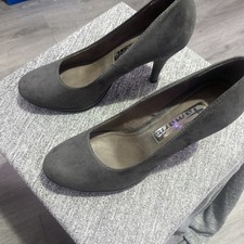 Grey Suede Tamaris High 4”