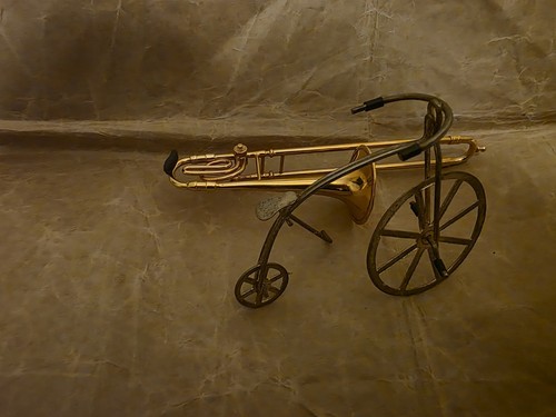 Vintage gold toned - gold, metal