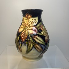 Moorcroft Peruvian Lily