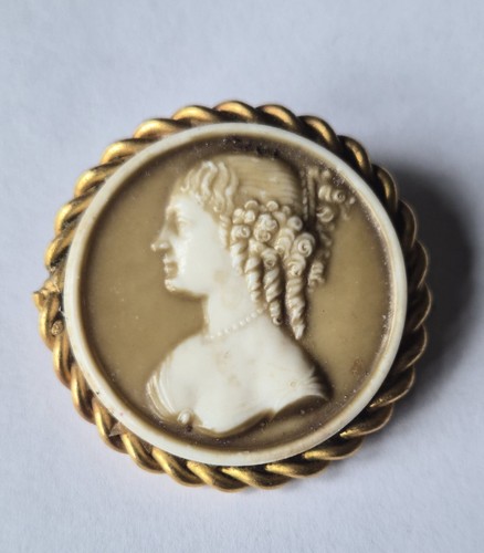 Vintage pressed glass cameo - glass,