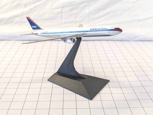 Delta airlines boeing 767 - airlines,