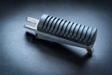 Front Right Footrest Foot Peg for Yamaha XJ6 XJ6S SA F FA Diversion 2009-2016