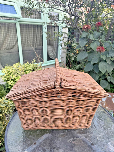 Vintage brexton picnic - picnic, basket