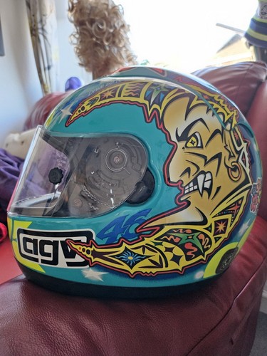 Valentino rossi helmet agv - valentino,