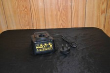 DeWALT DE9116 Battery Charger