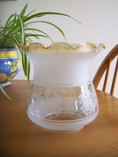 Superb vintage etched oil lamp - superb,