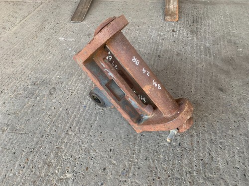 Single pin excavator - , headstock