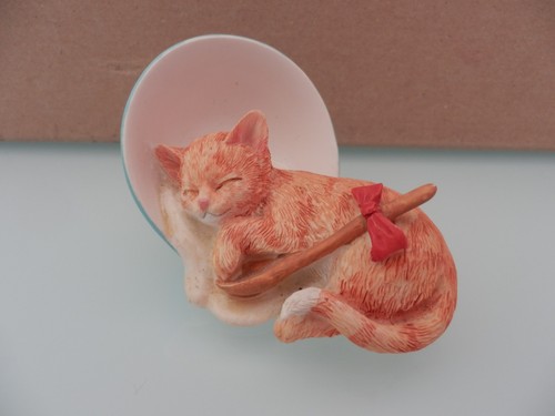 Cat asleep baking bowl - in,