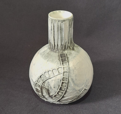 Carn pottery bulbous vase - pottery,
