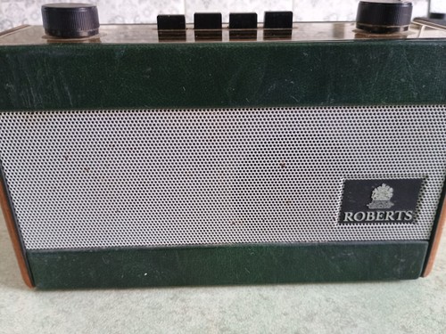 Vintage roberts radio green - vintage,