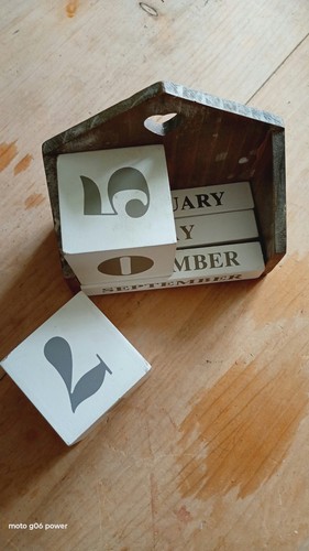 Wooden calendar cubes date - calendar,