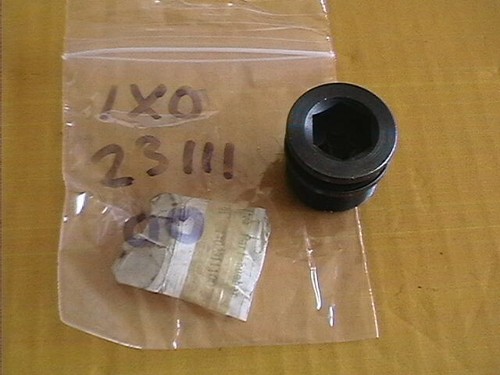Genuine yamaha fork cap bolt - yamaha,