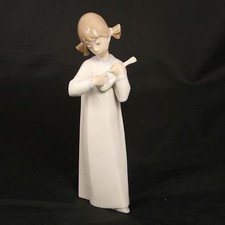 RETIRED LLADRO #4871 Girl with