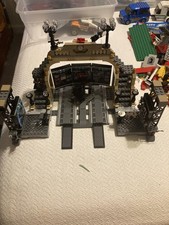 LEGO Super Heroes Batcave: The