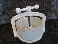 Robert Welch Vintage Cast Iron Meat Press White