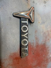 Toyota hilux grille badge