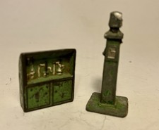 Dinky Toys Petrol Pump, Oil Cabinet Johill Wardie Britains Garage Accessories