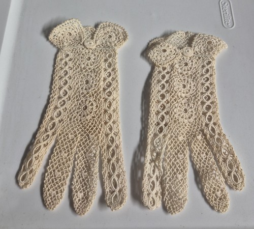 Vintage ww2 french lace gloves - ww2,