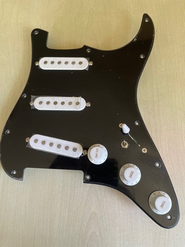 Gilmour strat sss ply black - gilmour, 1-ply