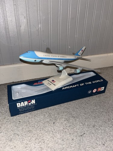 Sky marks air force one - marks,