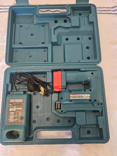 Makita t221d cordless staple - t221d,