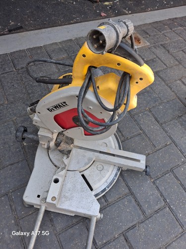 Dewalt mitre saw - dewalt,