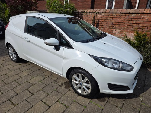 2017 ford fiesta van - 1.5,
